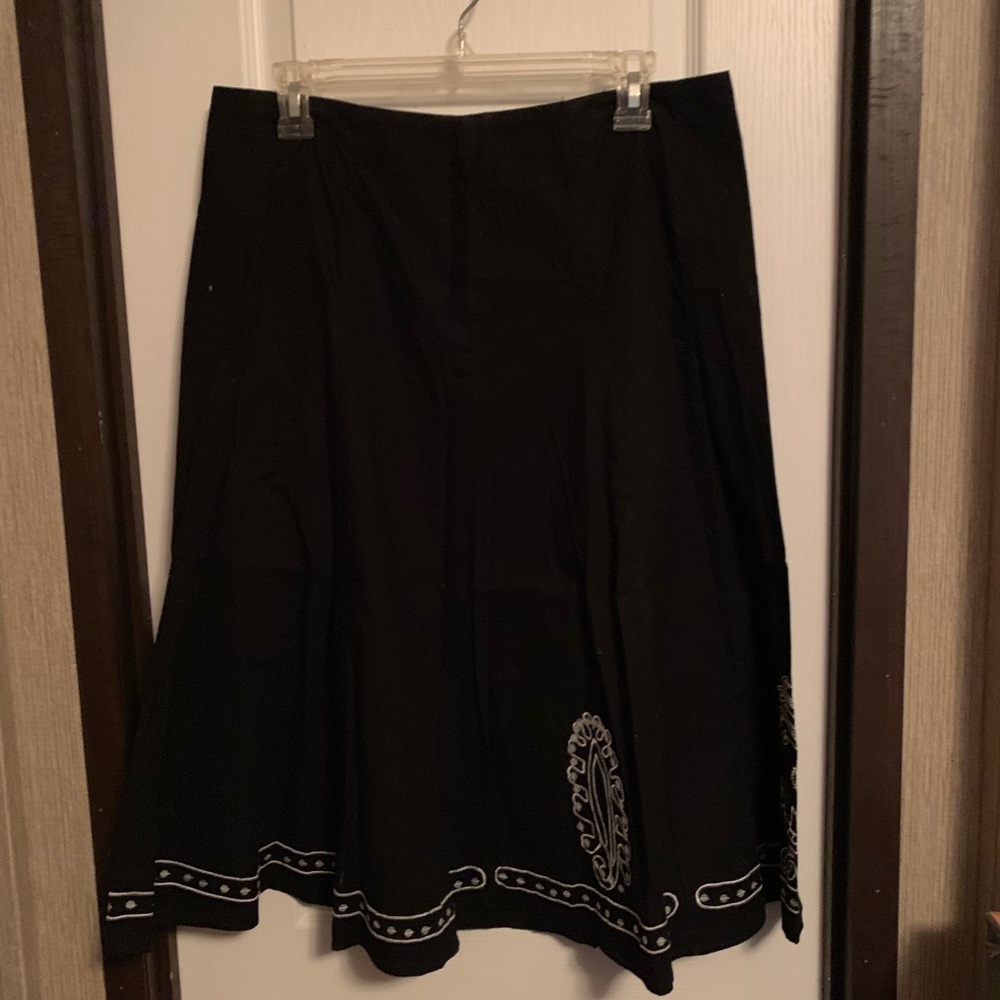 Black stitch pattern skirt